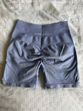 Alphalete Amplify 4.5 Shorts - Digital Violet